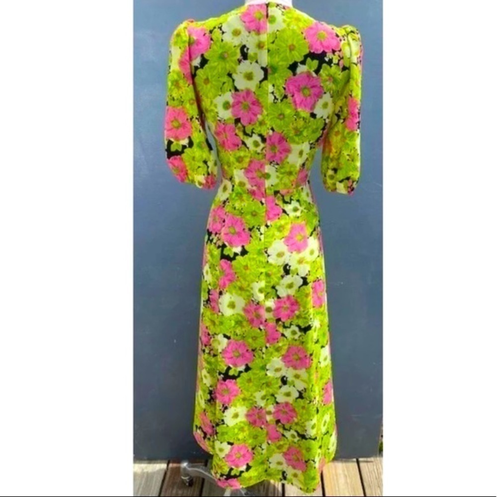 NWT WAYF SURPLICE NECK GREEN FLORAL MIDI DRESS L - Picture 5 of 8
